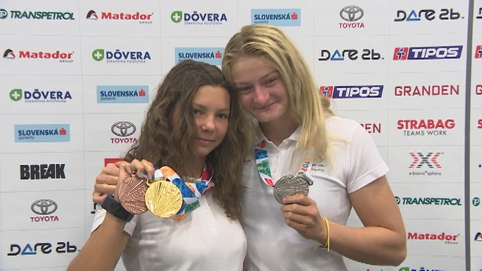 Emanuela Luknárová a Katarína Pecsuková.
