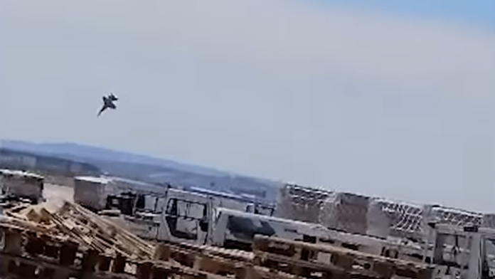 Padajúca stíhačka