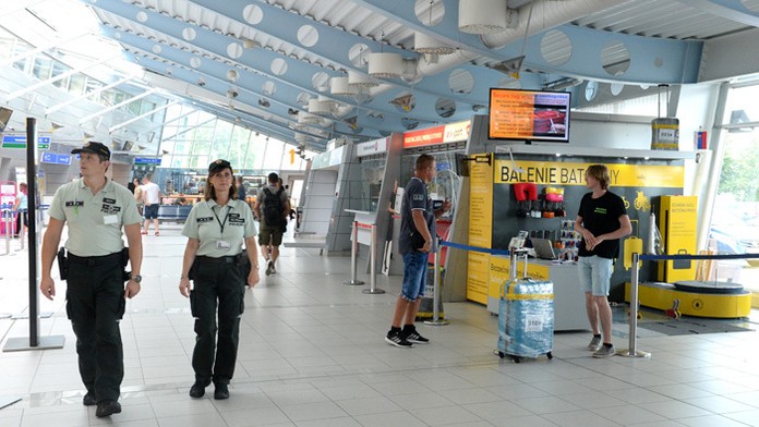 Posilnené bezpečnostné opatrenia na košickom letisku.