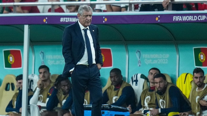 S Portugalskom vyhral EURO, bez práce dlho nezostal. Santos by mal viesť slovenských susedov