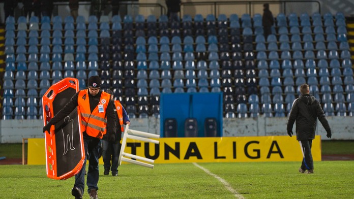 Duel Slovan - Trnava odlozili.