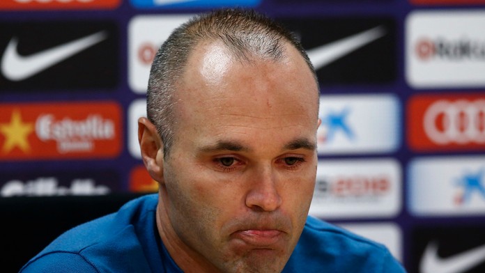 Andrés Iniesta počas emotívnej tlačovej konferencie.