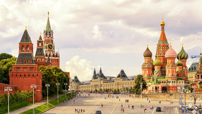 Rusko po prudkom poklese úmrtí spojených s koronavírusom ruší všetky pandemické opatrenia