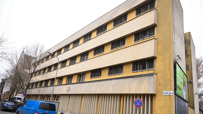 Tínedžer zabil hendikepovanú ženu a zapálil jej dom. O pár minút klopal u suseda