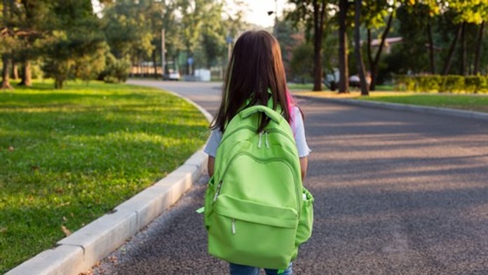 Fyzický trest od učiteľky sa skončil tragédiou. Dievča o pár dní zomrelo