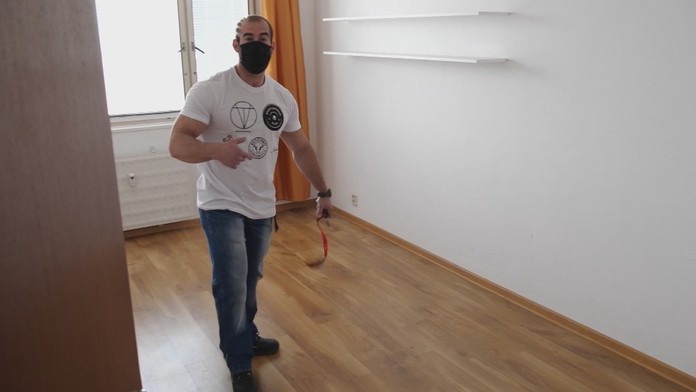 Fero Joke s oholenou bradou.