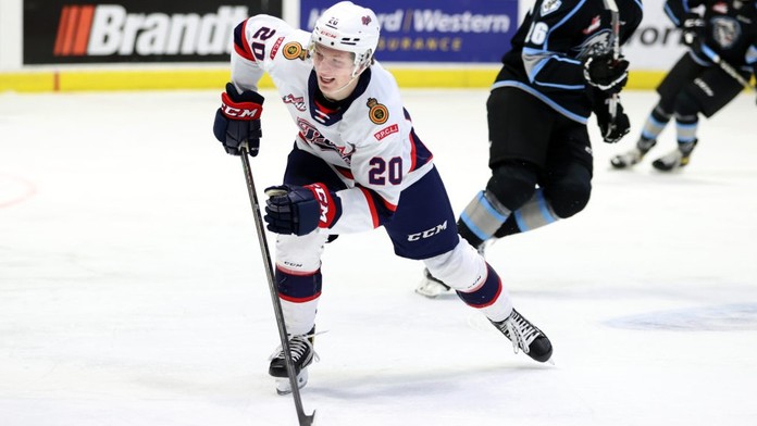 Covid ho na rok a pol odstavil od hokeja aj NHL draftu. Hoci hrával s Bedardom, reštart sa mu podaril doma