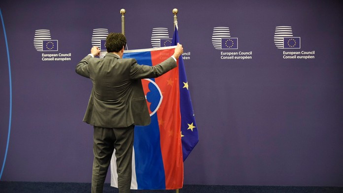 Potupa pre Slovensko. Patrí do skupiny 5 krajín, ktoré najviac prispievajú k rozkladu demokracie v Európe