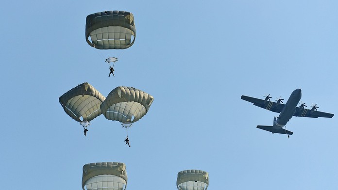 Predzvesť pozemnej operácie alebo demonštrácia sily? USA vysielajú na Blízky východ obávanú brigádu
