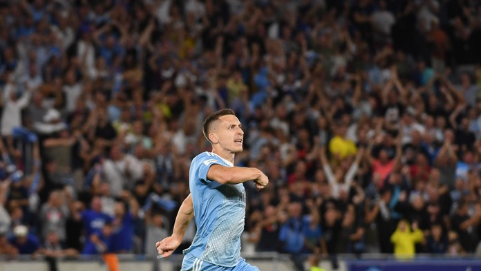 Fanúšikom ukázal prostredník, Weiss si od neho veľa sľuboval. Cesty Slovana a kontroverzného Srba sa konečne rozišli