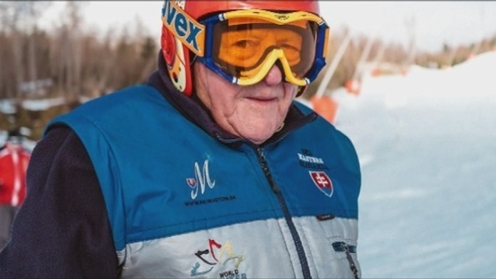 Chlapec vypadol z okna