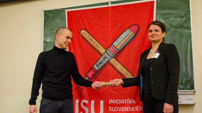 Časť vysokoškolských učiteľov 15. februára 2016 prerušila prácu a vstúpila do ostrého štrajku.