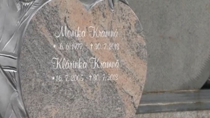 Hrob Moniky a Klárky má konečne náhrobok