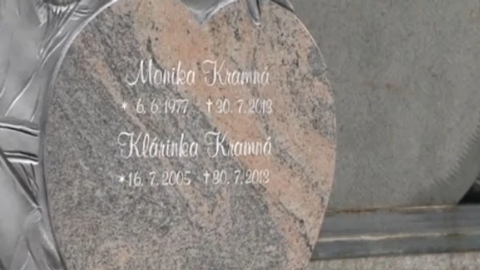 Hrob Moniky a Klárky má konečne náhrobok