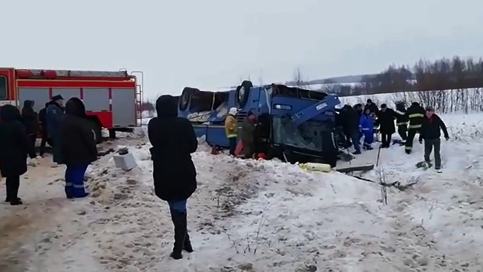 Bo Horvat z Vancouveru oslavuje gól proti Coloradu.
