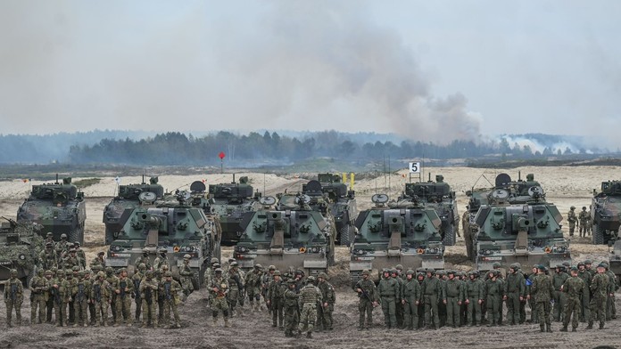 NATO pripravuje gigantické vojenské manévre. Fiktívny nepriateľ bol vytvorený podľa vzoru koalície vedenej Ruskom