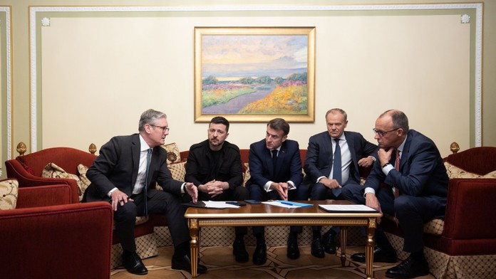 Zelenskyj nebude v Bielom dome sám. Pricestujú aj viacerí európski lídri, chýbať nebude Macron či Leyenová