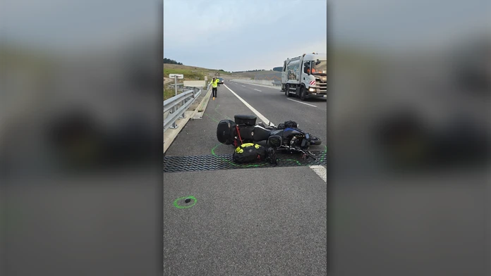 Tragická nehoda na diaľnici D1. O život prišiel 52-ročný motorkár