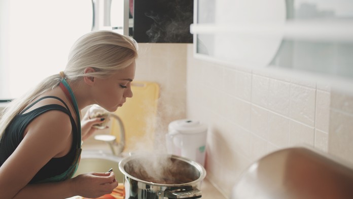 V kuchyni na nás číha tichý zabijak: Je rovnako nebezpečný ako pasívne fajčenie. Najviac ohrozené sú deti