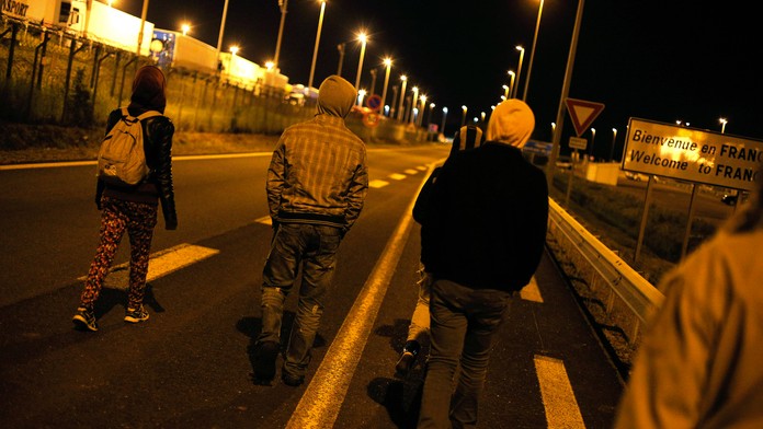 Cez eurotunel sa migranti pokúšajú dostať do Británie