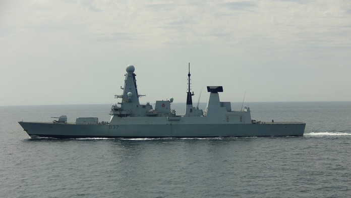 Irán varuje európske krajiny pred zapojením sa do konfliktu. Británia plánuje vyslať na Cyprus vojnovú loď