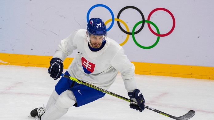 Slovenský hokejový reprezentant Marek Hrivík počas tréningu pred ZOH 2022.