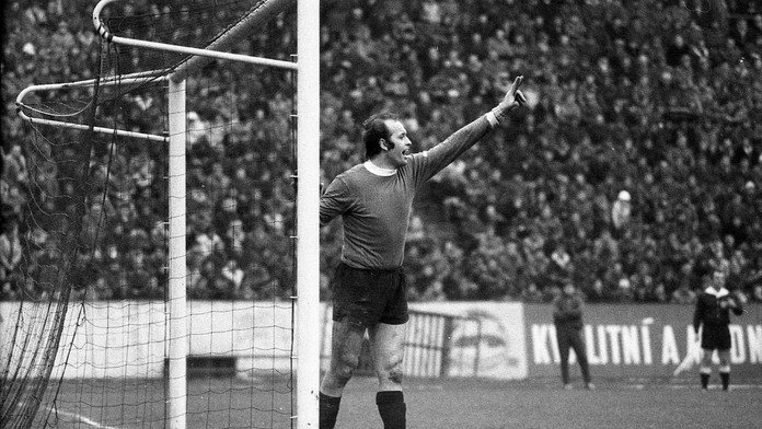 Čelil Pelého Brazílii, so Slovanom vyhral Pohár víťazov pohárov, s repre ME. Legenda jubiluje