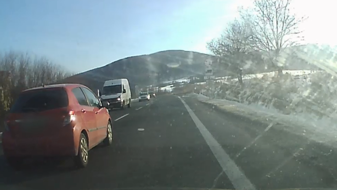 Pohľad na šialenú jazdu z taxikárovho auta