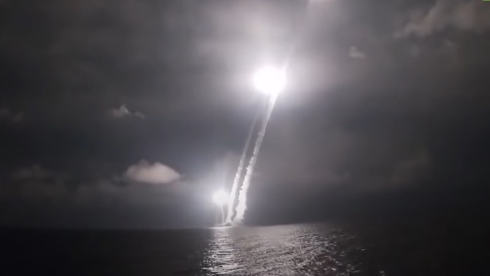 Rôzne druhy dekorácií, vankúšov či diek.