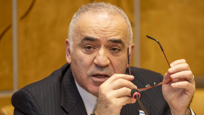 Na snímke bývalý šachový veľmajster a kritik Kremľa Garri Kasparov.