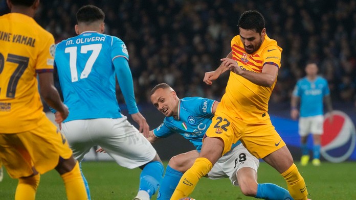 VIDEO-LM: Calzonova premiéra s Neapolom skončila remízou, Arsenal padol v Porte