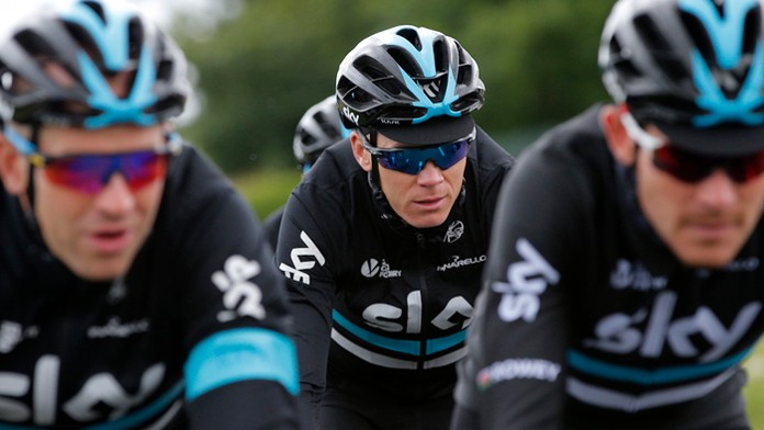 Chris Froome zo stajne SKY.
