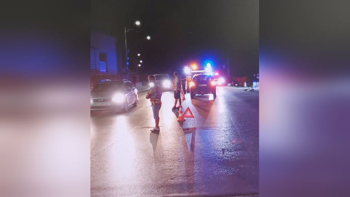 Smrteľná nehoda na Orave. Auto zrazilo chodca (†55) mimo priechod, zomrel v nemocnici