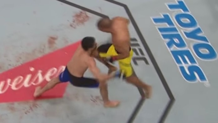 Edson Barboza takto knokautoval  súpera.