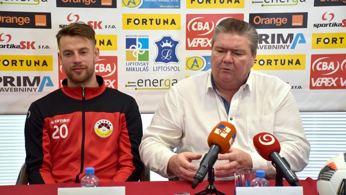 Kapitán Liptovského Mikuláša Richard Bartoš a predseda predstavenstva klubu Milan Mikušiak. 