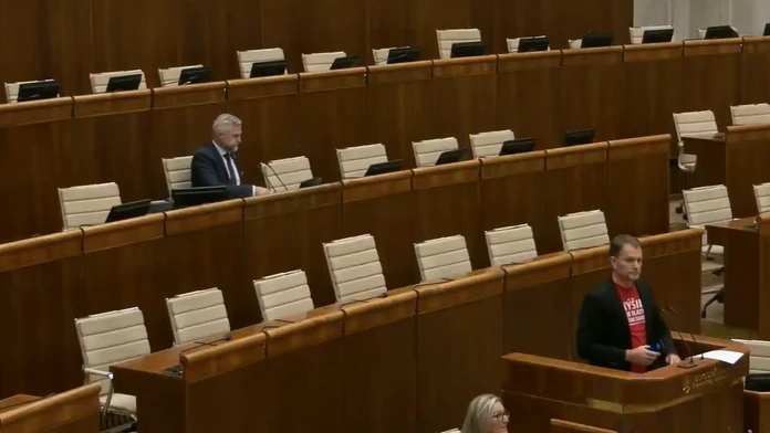 Igor Matovič príde o dva poslanecké platy. Dôvod oznámil poverený predseda parlamentu Peter Žiga