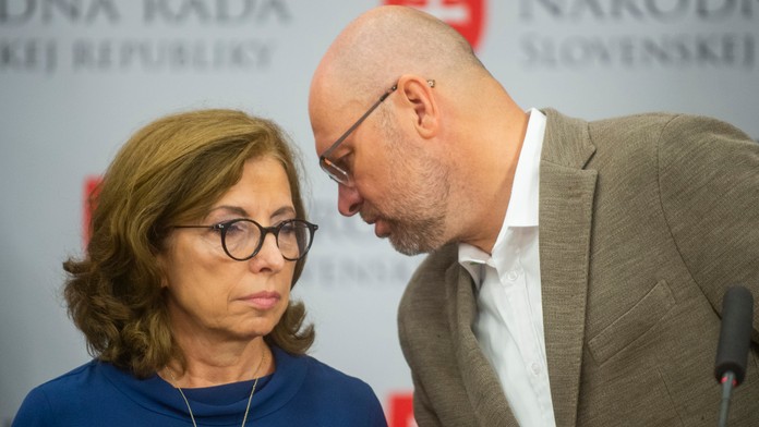 Materiál na odvolanie Matoviča môže byť hotový budúci týždeň, vyhlásila Anna Zemanová zo SaS