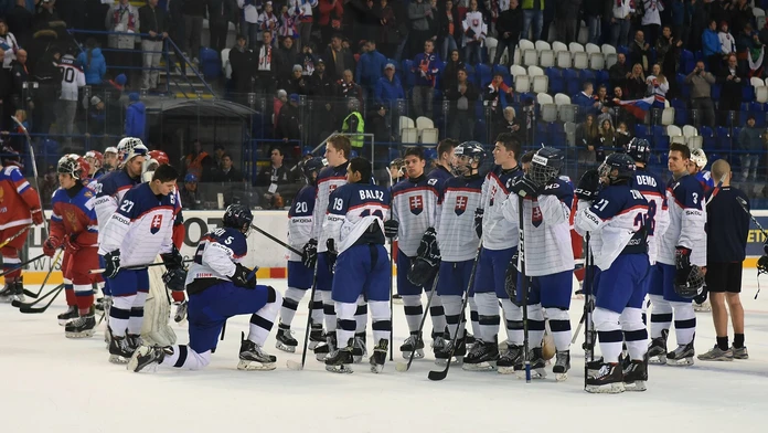 Slovenská reprezentácia do 18 rokov sa lúči s fanúšikmi v Poprade po vypadnutí vo štvrťfinále MS proti Rusku.