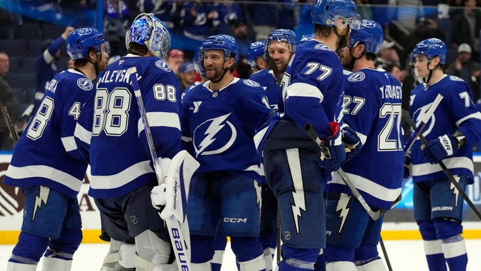 Tampa Bay zastavila sériu prehier, Dallas potvrdil formu ďalším triumfom. Z výhry sa tešil aj Pospíšil