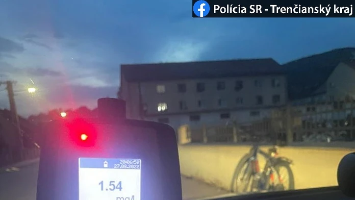 Cyklista nafúkal cez tri promile.