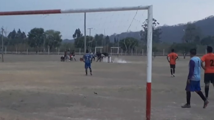 Britský premiér Boris Johnson hovorí v Dolnej snemovni britského parlamentu.