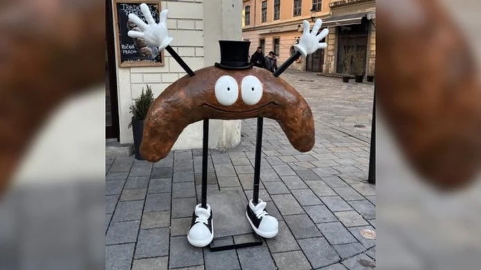 Maketa bratislavského rožka vyvolala zmiešané reakcie. 