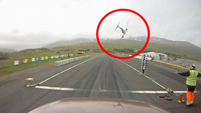 article-2535353-1A7990AE00000578-476_634x354 copy.jpg