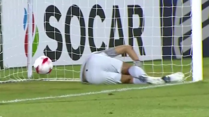 Neuznaný gól do siete portugalského brankára.