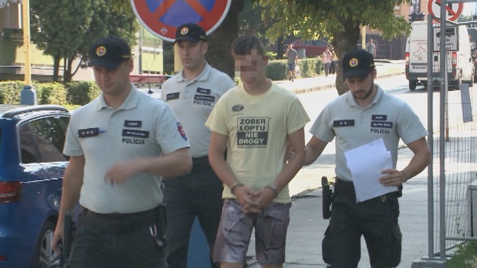 Marián (17) je obvinený z troch trestných činov.