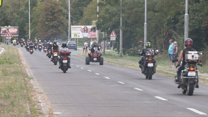 Tisíce nadšencov motoriek sa zišli na Zemplínskej Šírave. Vrcholí tam tradičný zraz motorkárov