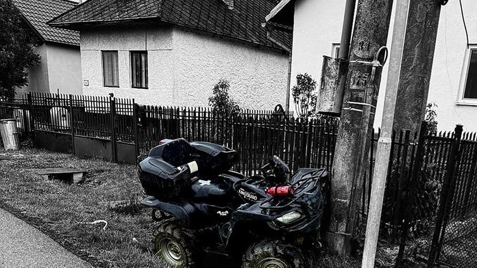 Jazda na štvorkolke sa skončila tragicky: Po náraze do stĺpa zomrel 34-ročný muž