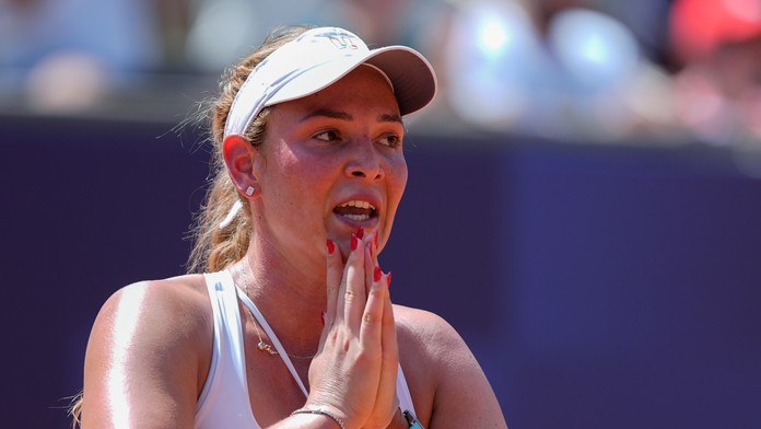 Vyznačuje sa agresívnym štýlom a kvalitným podaním. Semifinálová súperka Schmiedlovej má skvelú formu