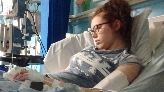 Molly Pawlett v nemocnici. 