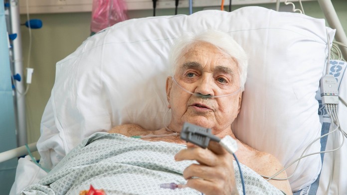 Česká herecká legenda bojuje v nemocnici o život. S Krampolom sa už chodia lúčiť blízki